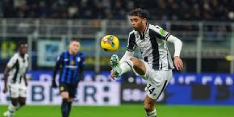 两队整体表现对比：曼联进攻乏力，狼队防守反击奏效-天博体育