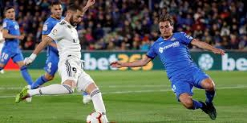 比赛走势解析：谢菲联如何在半场终结悬念 - 天博体育