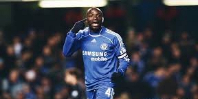 天博体育视角：中场大师的蓝桥征程- 天博体育